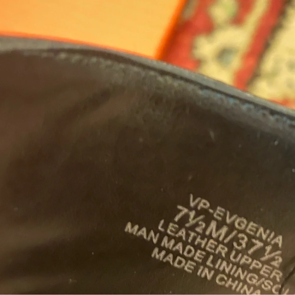 Vince Camuto Black Leather Zip Booties Evgenia size 7.5 - gently used - Picture 8 of 8
